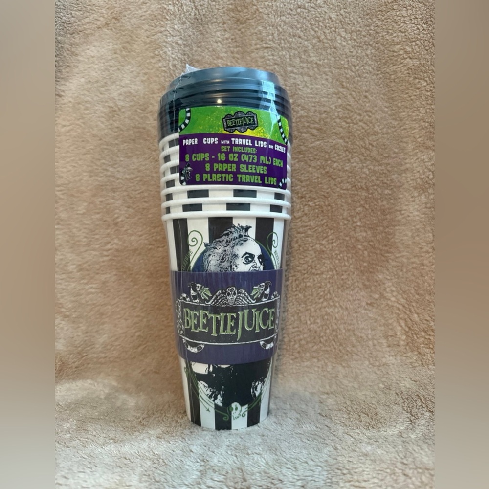 BEETLEJUICE Disposable 16 oz Coffee Cups, Lids & Sleeves 8 Pack NEW!